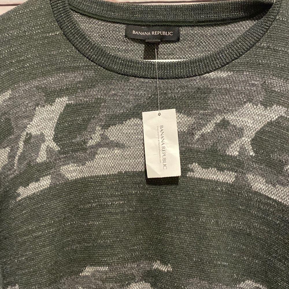 NWT BR camo sweater - Picture 3 of 3